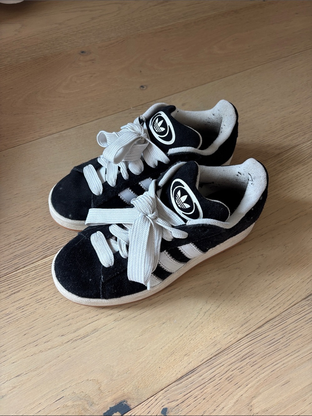 Adidas Kids Black & White Campus Suede Sneaker size 5 1/2
